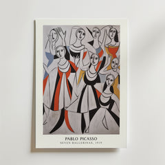 Bozetto "Picasso Geometry Of Grace Poster" föreställer abstrakta, stiliserade ballerinor med långsträckta lemmar och geometriska former i svarta, vita, röda, gula och grå toner. Inspirerad av Picassos balettkonstverk från 1919.