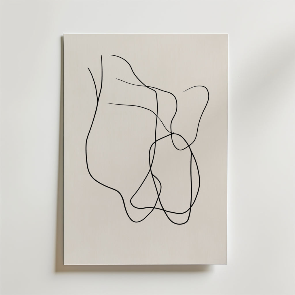 Bozetto Abstract Black Line Flow Poster har tunna, böjda svarta linjer på en ljus bakgrund. Tryckt på premiumpapper med en lyxigt matt yta som förstärker den minimalistiska och abstrakta flow-designen.