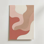 Poster Abstract Colorful Shapes No.2 från Bozetto har vågiga rosa, beige och krämfärgade former på vit botten för en mjuk, modern och minimalistisk look. Tryckt på premiumpapper för en högkvalitativ finish - perfekt för alla utrymmen.