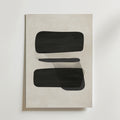 Postern Abstract Layers från Bozetto har två svarta rektanglar och en tunn linje över en ljusbeige bakgrund, accentuerad av en transparent grå form - tryckt på premiumpapper för en elegant minimalistisk look.