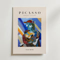 En livfull Picasso Femme Abstraite Poster från Bozetto föreställer ett stiliserat abstrakt porträtt av en kvinna, med "PICASSO MODERN GALLERY" och "Artwork Collection" text, som firar kvinnlig styrka.