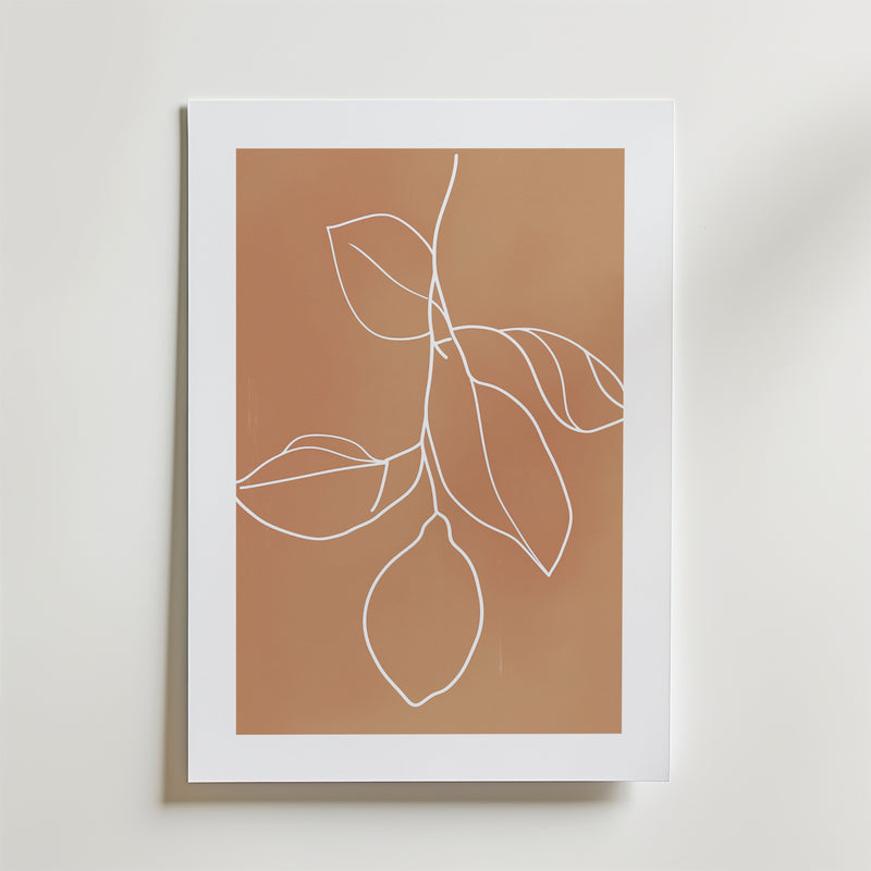 Minimalistisk fotokonst från Bozetto: Simple Pear Poster föreställer ett päron med vita linjer och blad på en brun bakgrund, printad på premiumpapper, inramad med en vit passepartout och uppsatt på en ljus vägg.