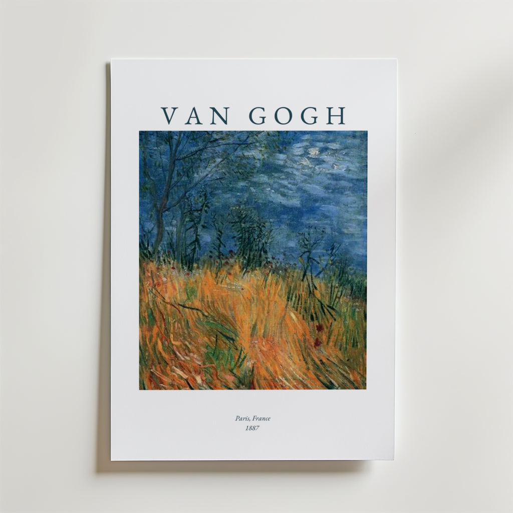 Bozetto Van Gogh Paris Poster visar gyllene vetefält och träd under en virvlande blå himmel, tryckt på FSC-certifierat premiumpapper med "VAN GOGH" ovanför och "Paris, France 1887" nedanför.