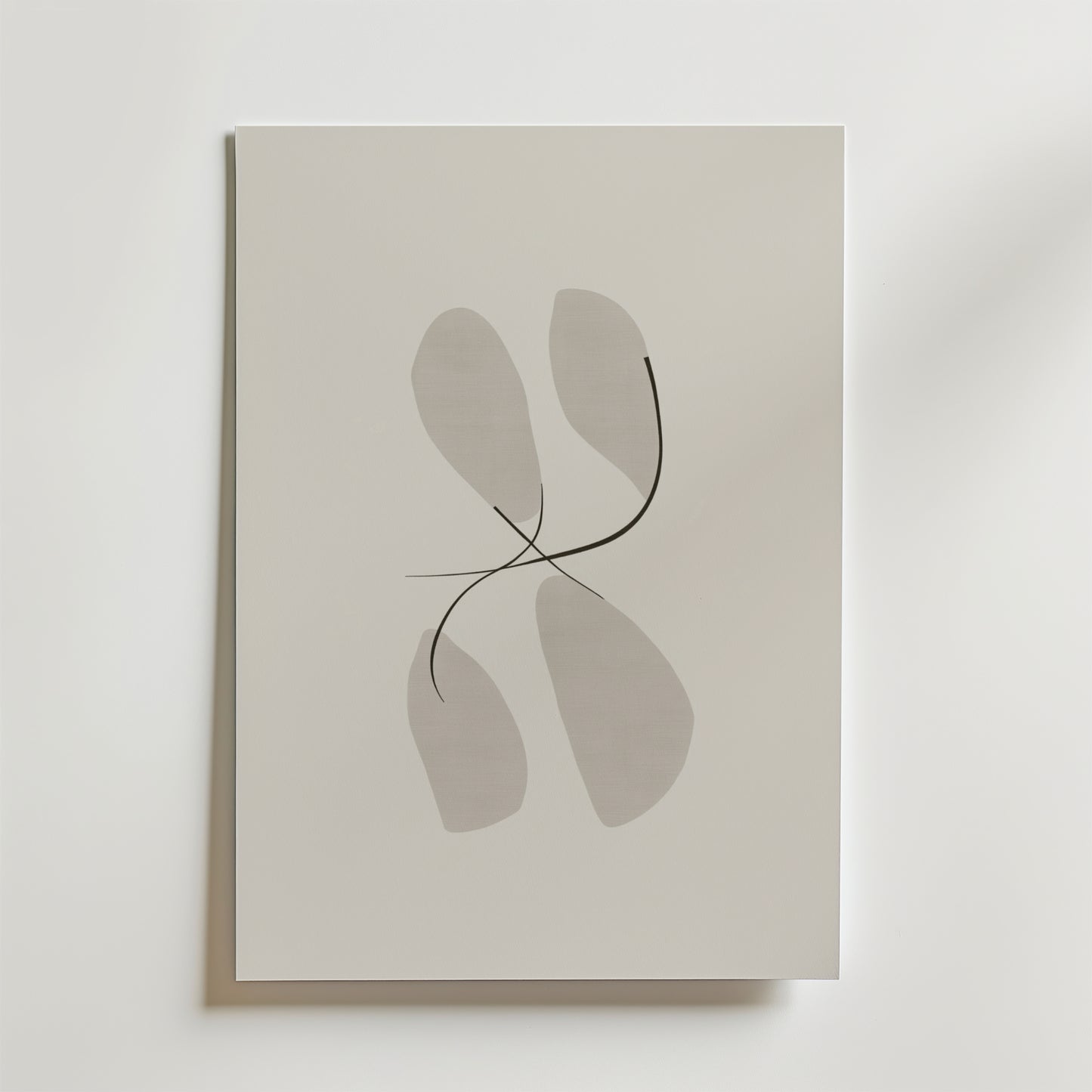 Bozetto Soft Curves Poster visar fyra genomskinliga grå former som korsas av tunna svarta linjer på en vit bakgrund, tryckt på FSC-certifierat premiumpapper med lyxigt matt yta.