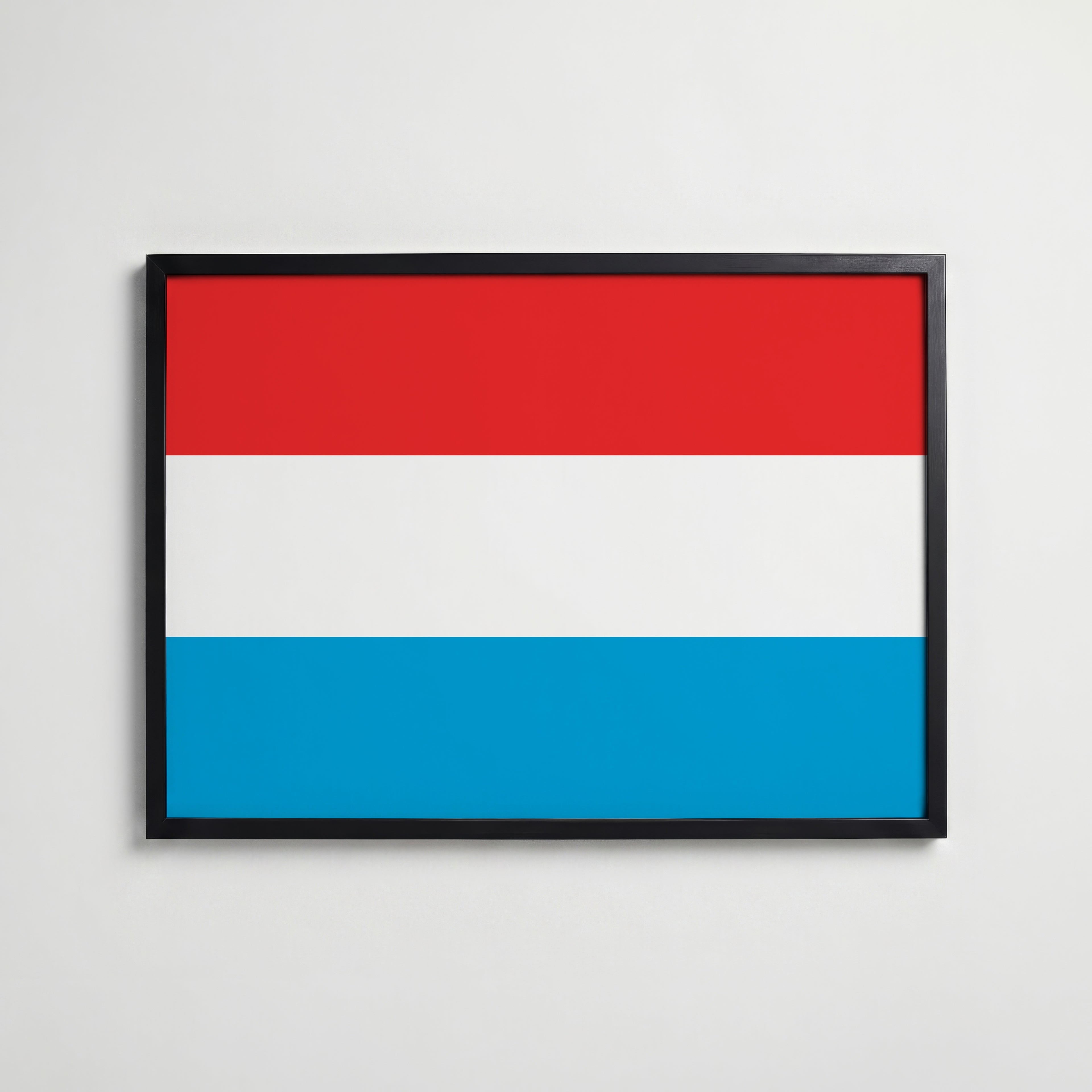 Luxembourg National Flag Poster i svart ram – stilren konsttryck som väggdekor från Bozetto