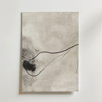 Monochrome Flow No.2 Poster by Bozetto är ett minimalistiskt abstrakt print med en texturerad ljusgrå bakgrund, svarta fläckar och tunna svepande svarta linjer på premiumpapper med en lyxig matt finish.