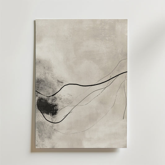Monochrome Flow No.2 Poster by Bozetto är ett minimalistiskt abstrakt print med en texturerad ljusgrå bakgrund, svarta fläckar och tunna svepande svarta linjer på premiumpapper med en lyxig matt finish.