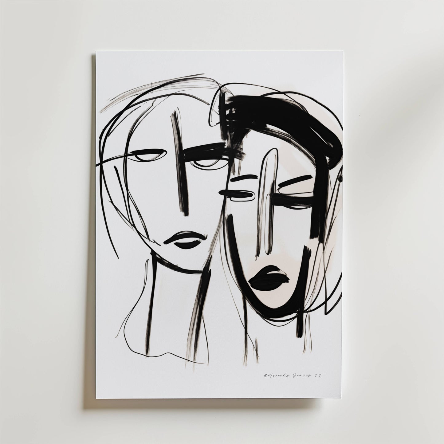 Two Souls in Silence Poster från Bozetto är en minimalistisk svartvit abstrakt linjeteckning av två ansikten, perfekt för att addera nordisk stil till en vit vägg.