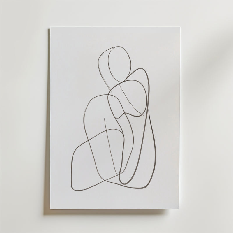 Seated Abstract Figure Poster från Bozetto har minimalistiska, överlappande svarta linjer på vit canvas, som antyder en sittande figur. Affischen är tryckt på premiumpapper med en lyxigt matt yta och ger en elegant och modern finish.