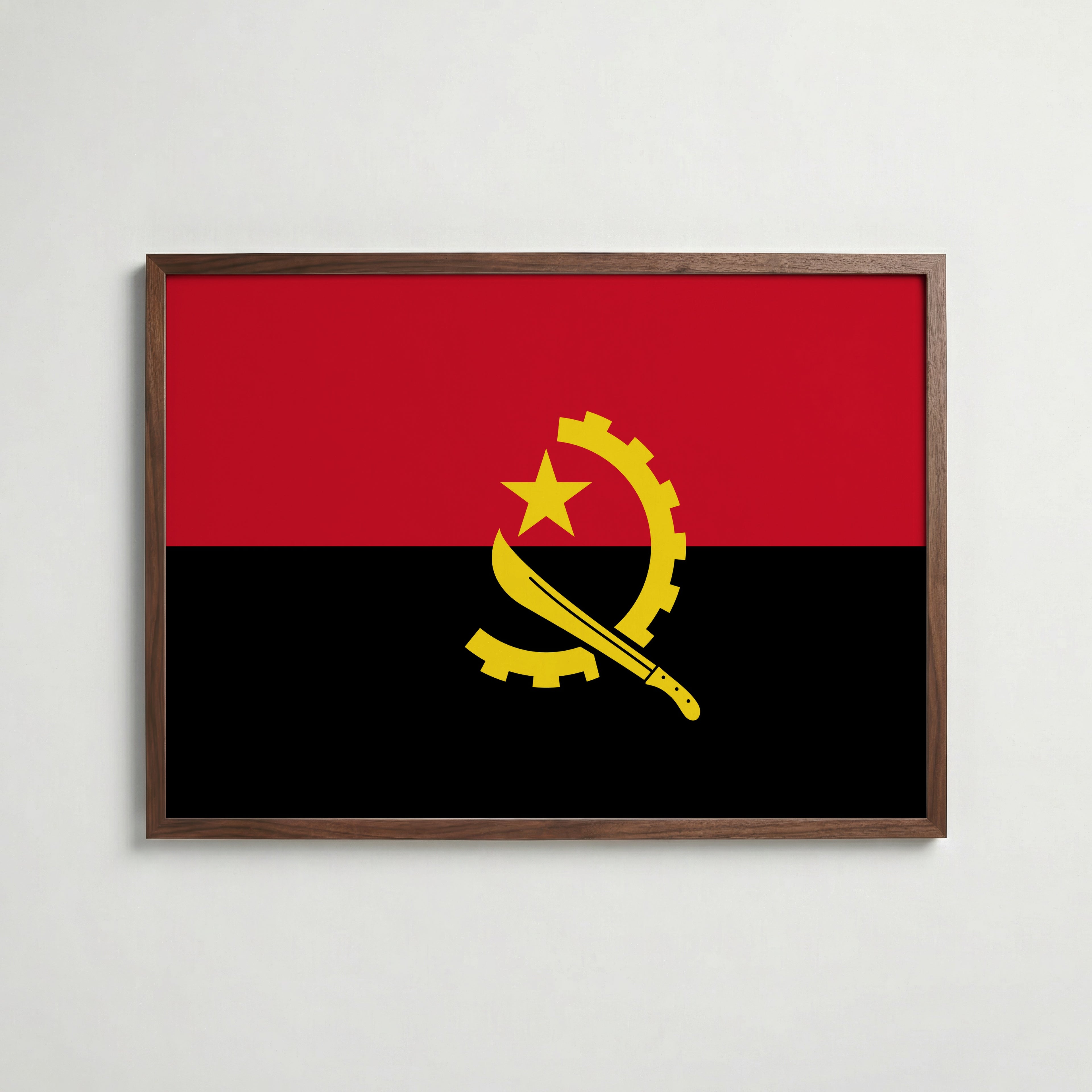Angola National Flag Poster i valnötsram – varm konstaffisch för hemmet från Bozetto