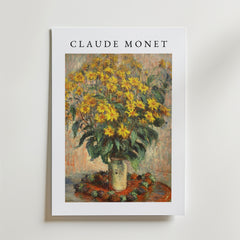 Bozetto Claude Monet Bouquet Of Sunflowers Poster har Monets namn högst upp och en livfull impressionistisk målning av gula solrosor i en vas mot en mjuk, texturerad bakgrund av premiumpapper.