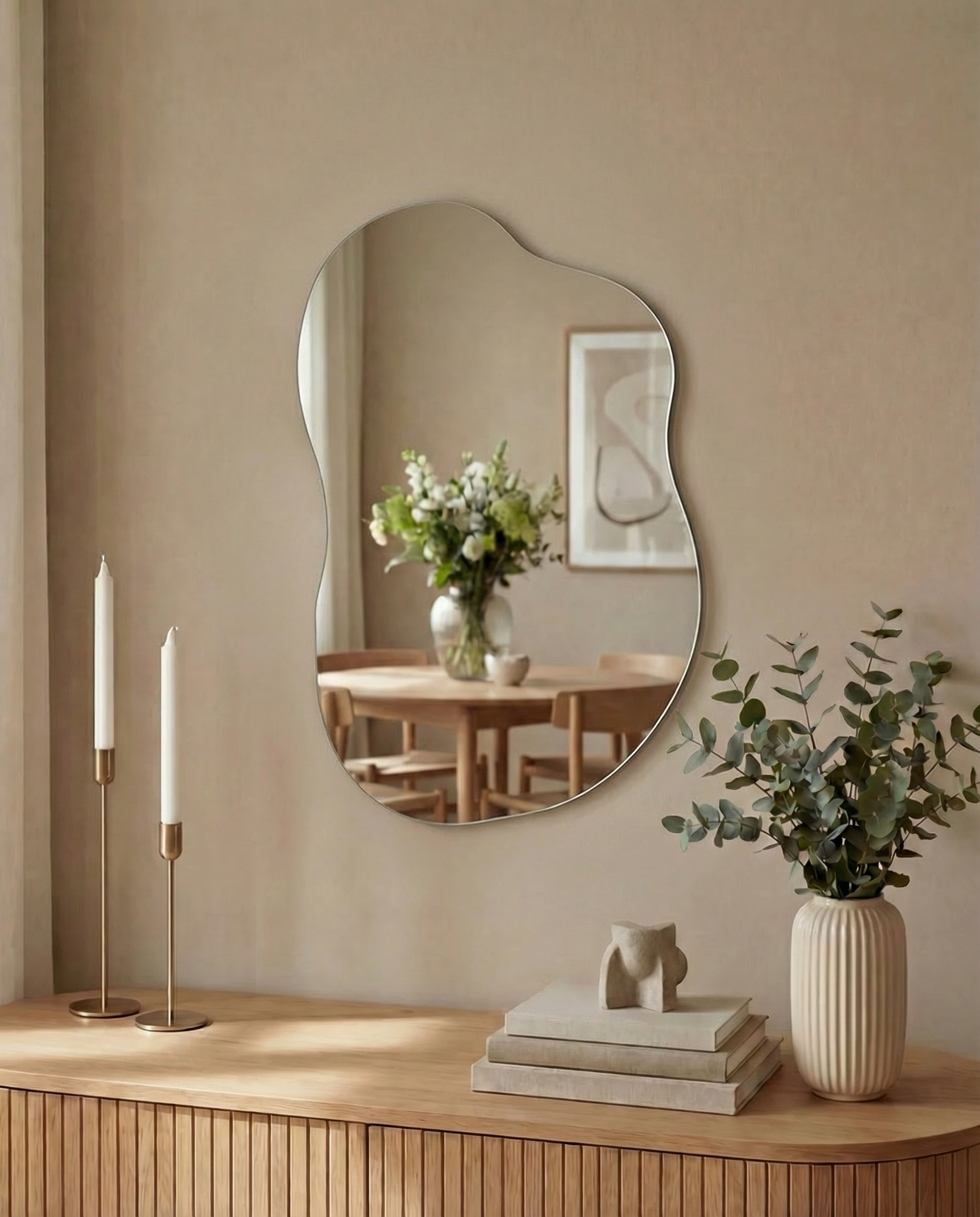 Sommen – Asymmetrisk spegel 40×55 cm – väggspegel modern inredning – Speglar hos Bozetto