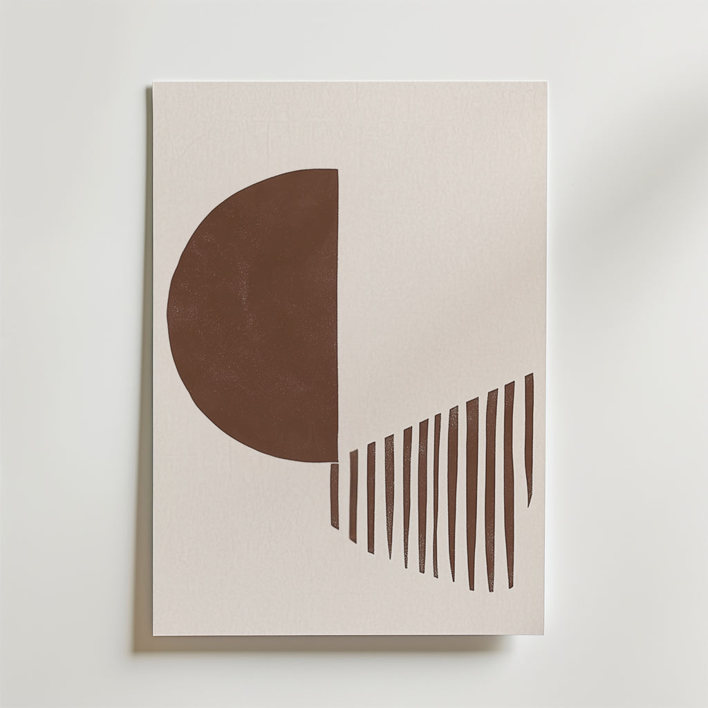 Bozetto Organic Lines Contrast Poster har minimalistiska bruna halvcirklar och organiska linjer på premium, FSC-certifierat papper, mot en ljusbeige bakgrund för en sofistikerad touch.