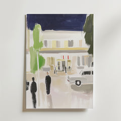Postern Where the Night Begins från Bozetto föreställer en abstrakt nattlig gatuscen med figurer, en vit bil och starka ljussken, tryckt på FSC-certifierat premiumpapper med en lyxig matt finish för en elegant touch.