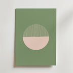 Green Balance Poster från Bozetto: Stilren design med grön bakgrund, rosa halvcirkel i centrum och tunna vita linjer - ett minimalistiskt och harmoniskt motiv i abstrakt stil.