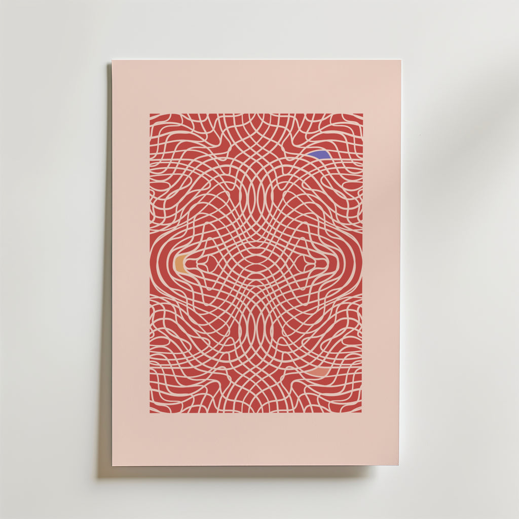 Postern Bozetto Red Hypnotic Waves har vågiga vita linjer i ett symmetriskt mönster på en röd yta med gula och blå inslag, inramad med en ljusrosa matta - perfekt för modern inredning med röda toner.