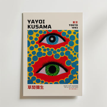 Yayoi Kusama Eye Poster från Bozetto föreställer två stiliserade ögon och färgglada prickar, med 