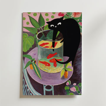 Curious Paws Aquarium Poster – Motivet skildrar en nyfiken svart katt som försiktigt sträcker ner tassen i ett akvarium