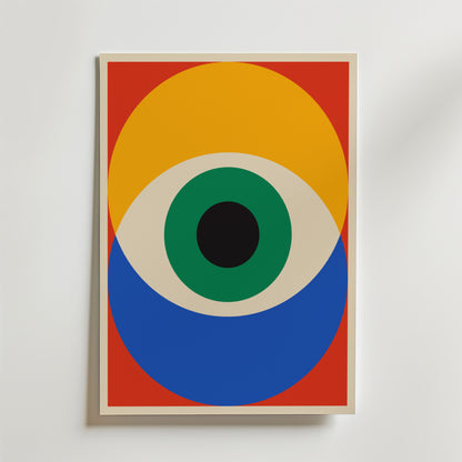 Bauhaus Focus Poster från Bozetto har en djärv röd bakgrund med ett stort öga som består av överlappande former: gul halvcirkel upptill, blå nedanför, grön cirkel i mitten och svart pupill - en modern abstrakt look.