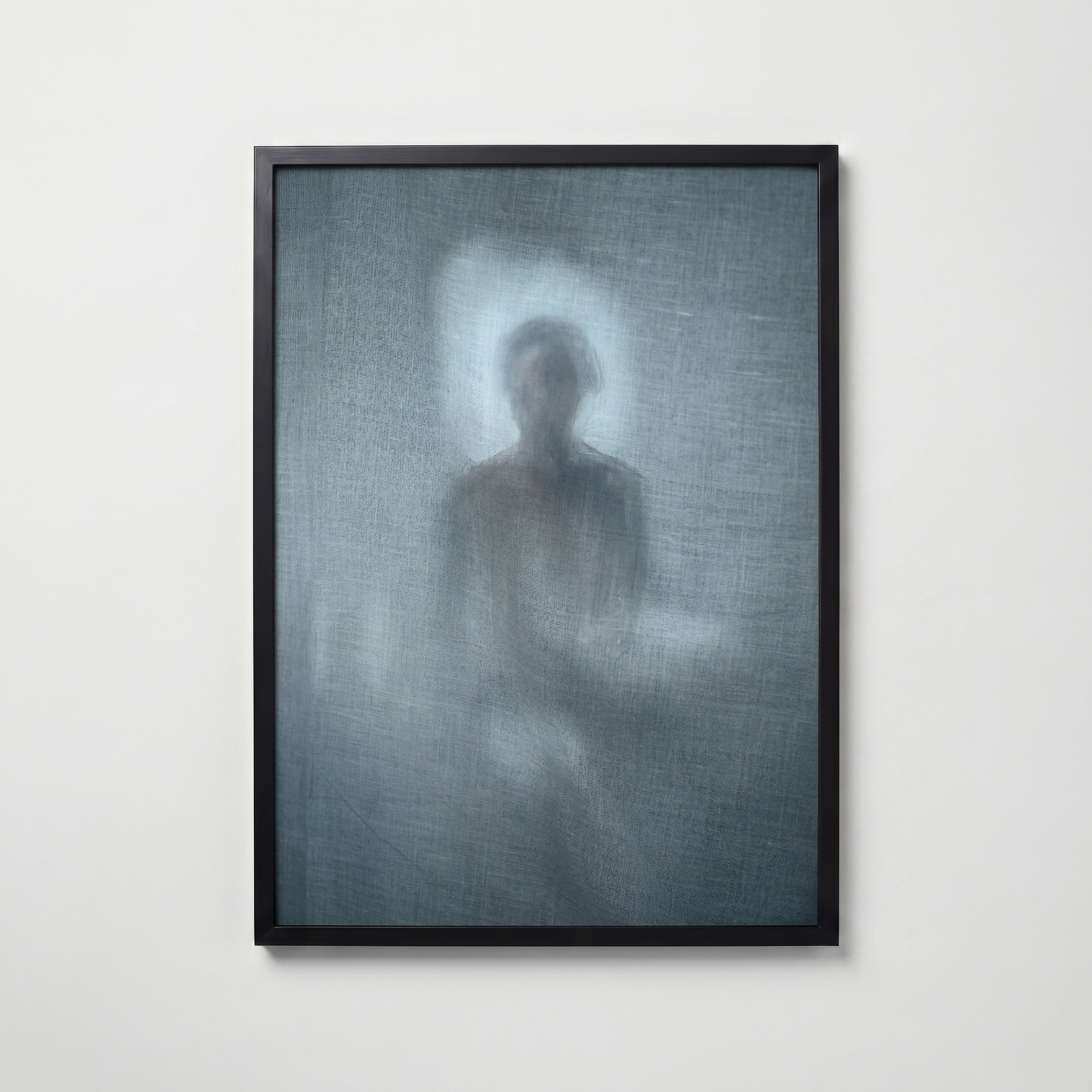 Linen Veil Poster i svart ram, blågrå väggkonst från Bozetto