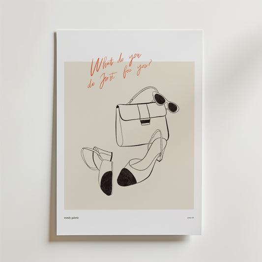 Rituals Of Self Poster från Bozetto har en minimalistisk illustration av en handväska, solglasögon och klackar samt det handskrivna citatet "What do you do just for you?" i orange - en inspirerande beige väggkonst för självvård och motivation.