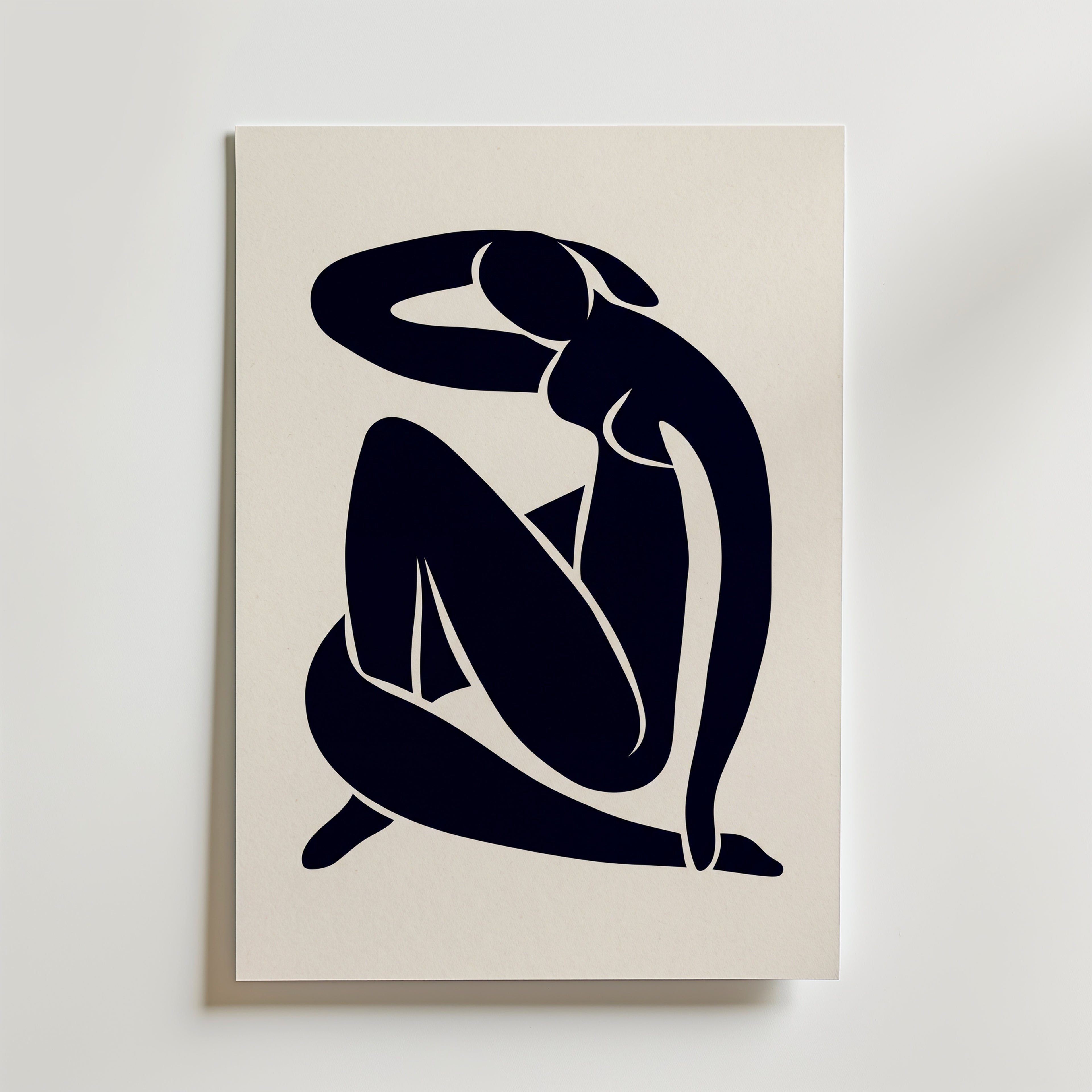 Quiet Embrace, abstrakt figurkonst i svartblått, poster tryckt i Sverige från Bozetto